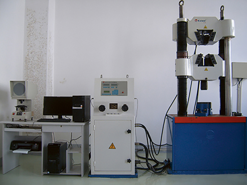 Digital hydraulic universal testing machine